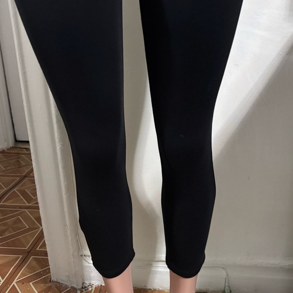 SPANX Women’s Black Cropped Pockets Leggings - Picture 14 of 15